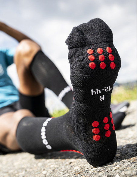 FULL SOCKS WINTER RUN BLACK/HIGH RISK RED, T2