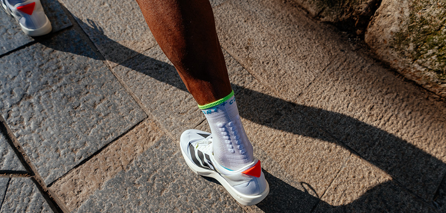 PRO MARATHON SOCKS V2.0 WHITE/NORSE BLUE/NEON GREEN, T3