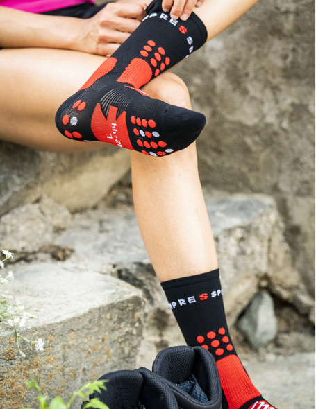 HIKING SOCKS, BLACK/CORE RED/WHITE, T2